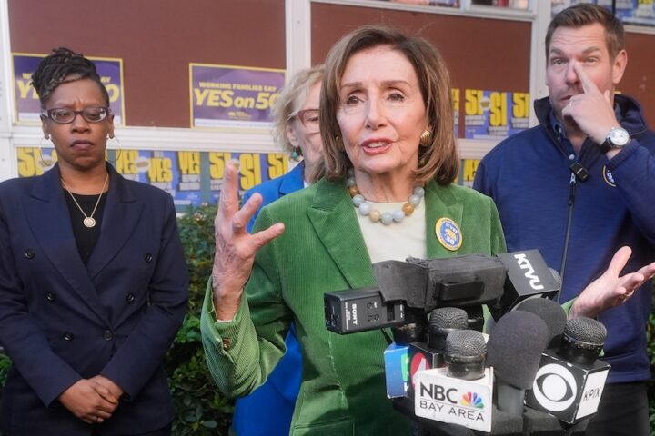Nancy Pelosi annuncia che non si ricandiderà per il Congresso nel 2026