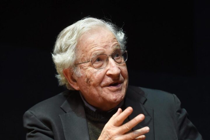 Noam Chomsky e Jeffrey Epstein: relazioni più strette di quanto dichiarato
