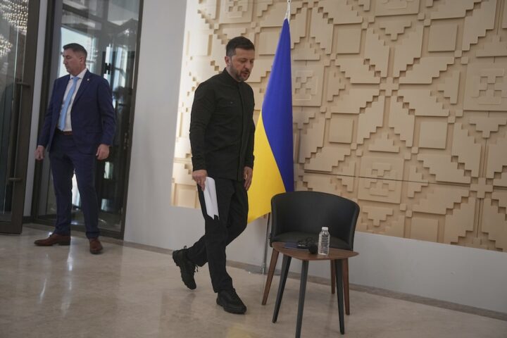 Nuovo piano segreto Stati Uniti-Russia per la fine della guerra in Ucraina, con condizioni inaccettabili per Kiev