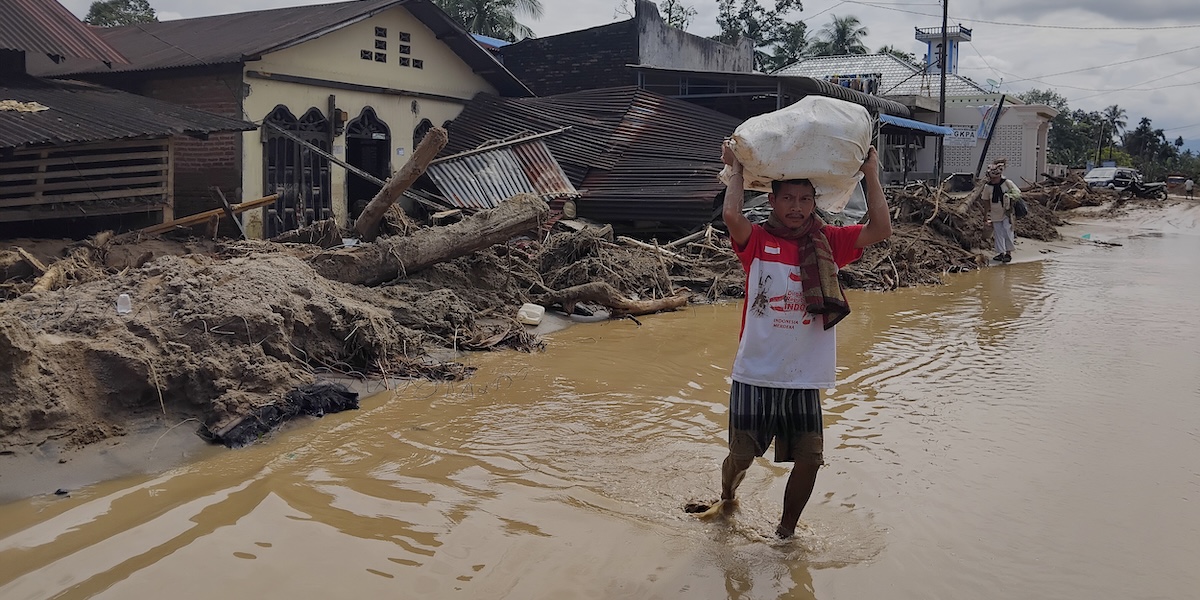 Oltre 440 morti in Indonesia a causa delle alluvioni del ciclone Senyar