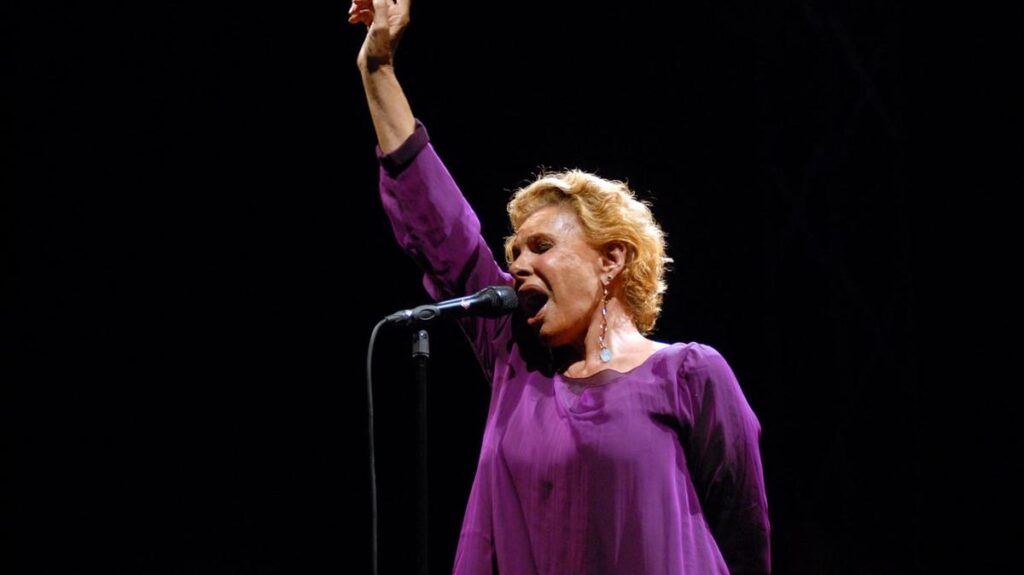 Ornella Vanoni scomparsa a 91 anni, Renato Zero e il tributo degli amici