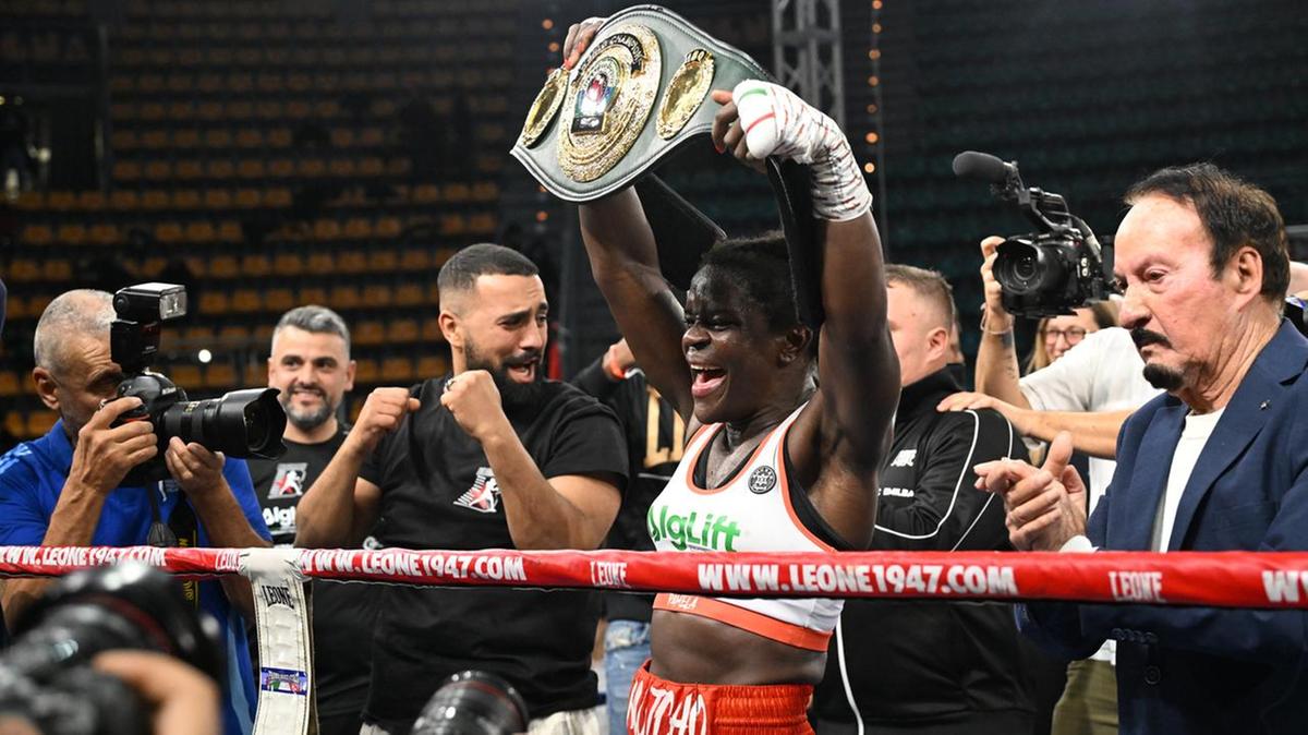 Pamela Noutcho Sawa diventa campionessa mondiale dei pesi leggeri, un successo per la comunità di Bologna