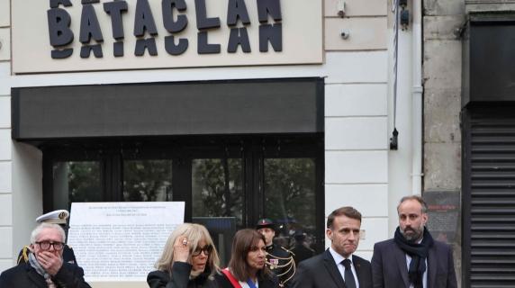 Parigi commemora il decimo anniversario dell'attacco al Bataclan con cerimonia ufficiale