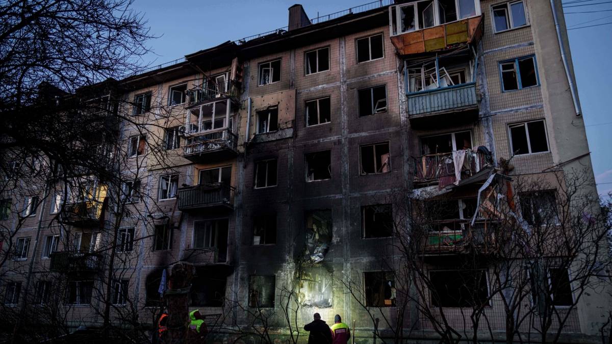 Putin intensifica gli attacchi su Kiev: 430 droni e 18 missili colpiscono la capitale ucraina