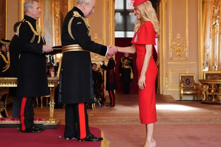 Re Carlo celebra 77 anni: un bilancio di successi e cambio nella famiglia royale