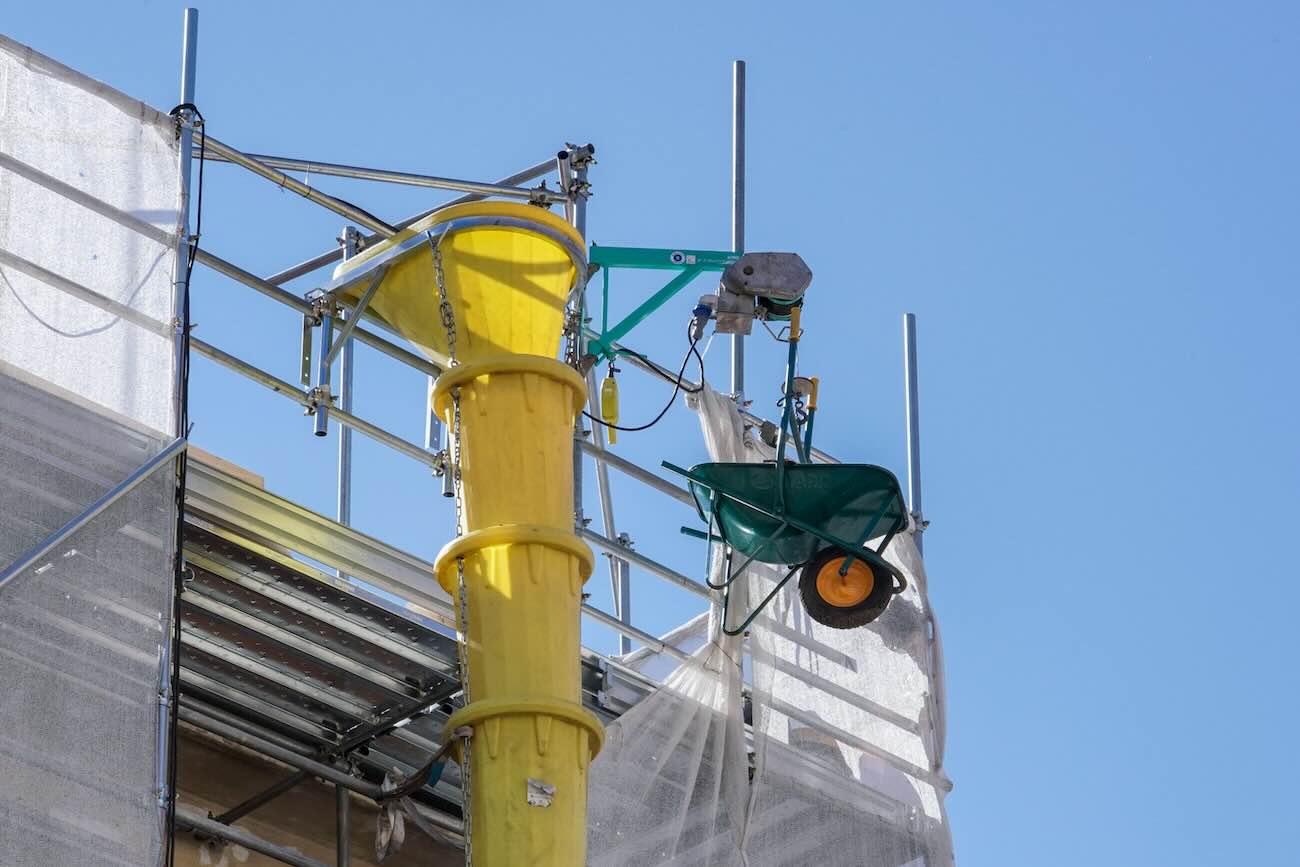 Riapre il condono edilizio del 2003 in Campania, polemiche sul "voto di scambio" prima delle Regionali