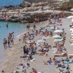Rifiuti sulle spiagge di Dubrovnik: emergenza e intervento del sindaco