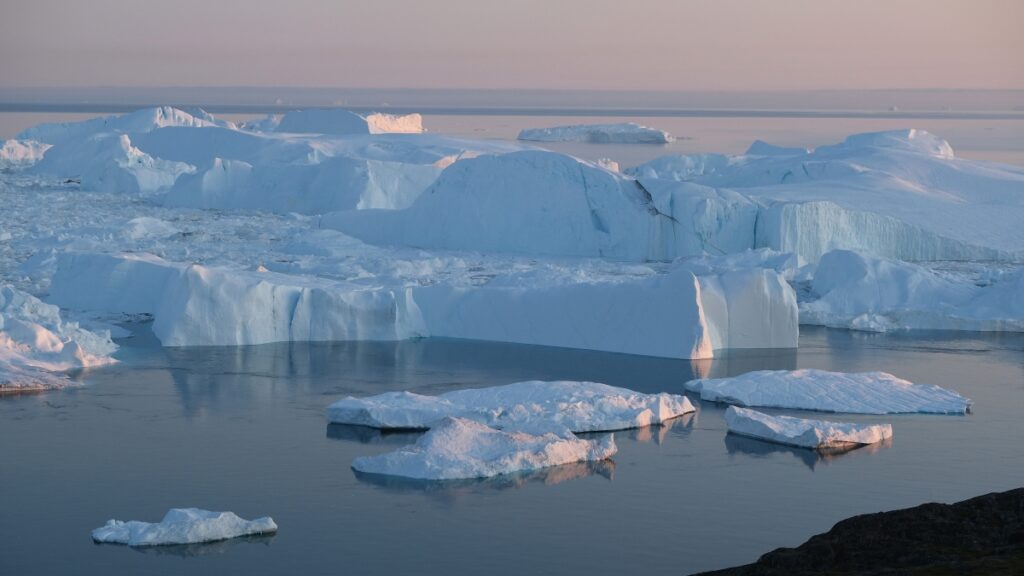 Ritrovato in Groenlandia il corpo di un italiano morto in incidente aereo vicino a Nuuk