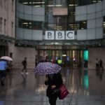 Scandali e crisi alla Bbc: la battaglia per la credibilità della televisione britannica