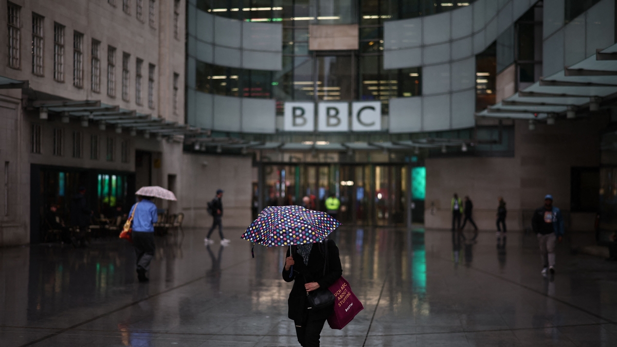 Scandali e crisi alla Bbc: la battaglia per la credibilità della televisione britannica