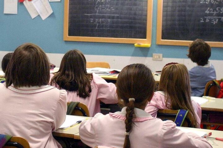 Sciopero dei genitori a Firenze per un alunno aggressivo: la dirigente cerca una soluzione