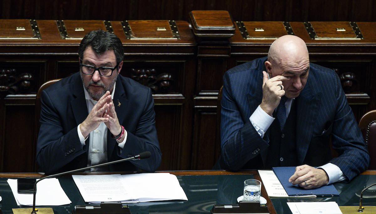 Scontro nel governo italiano sulle armi per l'Ucraina dopo lo scandalo corruzione