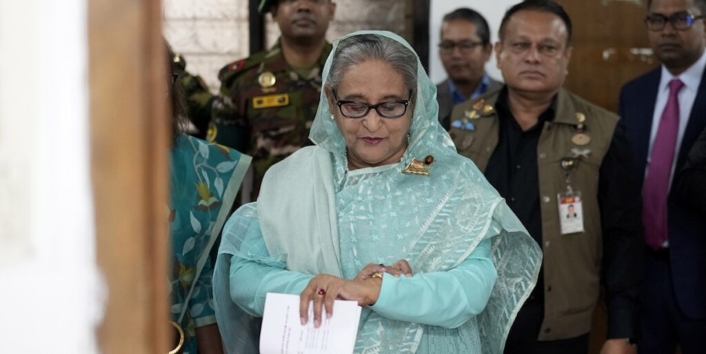 Sheikh Hasina condannata a morte per crimini contro l'umanità in Bangladesh