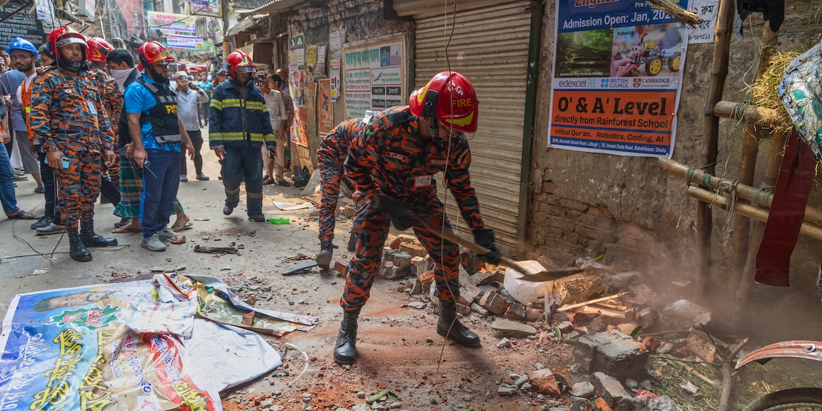 Terremoto di magnitudo 5.5 in Bangladesh: cinque morti e circa cento feriti a Dacca
