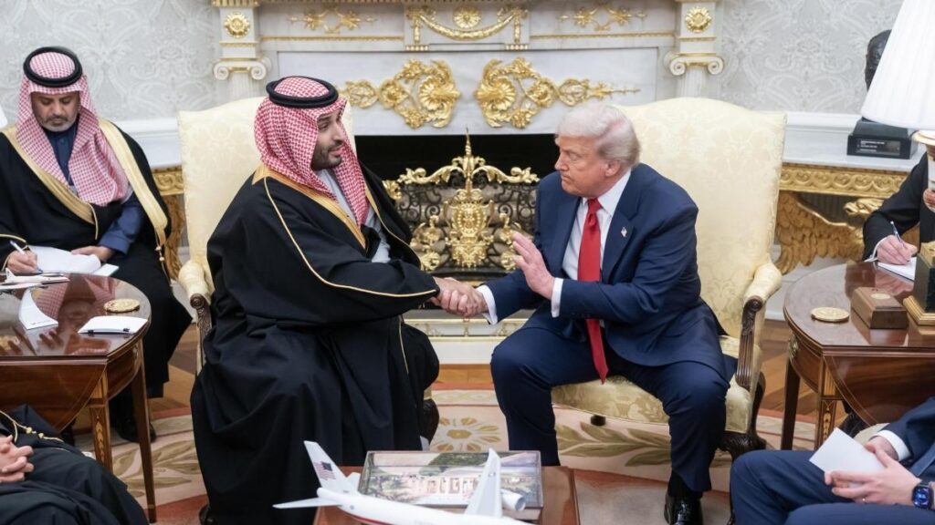 Trump difende Bin Salman mentre il principe promette mille miliardi agli Usa e affronta le accuse su Khashoggi