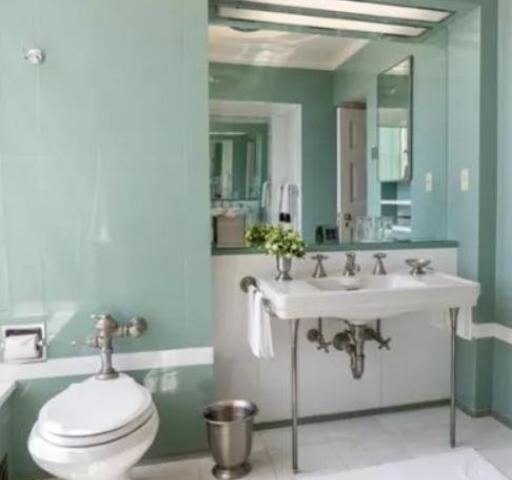 Trump ristruttura il bagno di Lincoln alla Casa Bianca con nuovo design elegante