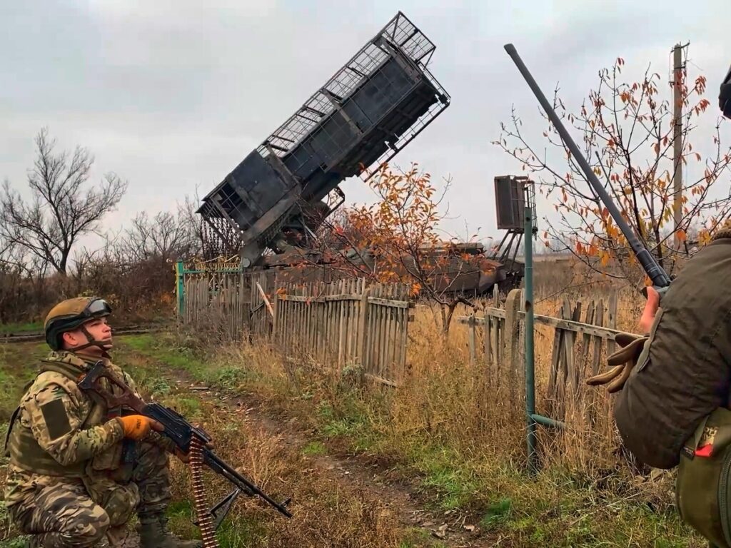 Ucraina, il sindaco di Kiev: «Ci stiamo difendendo da un massiccio attacco aereo russo»