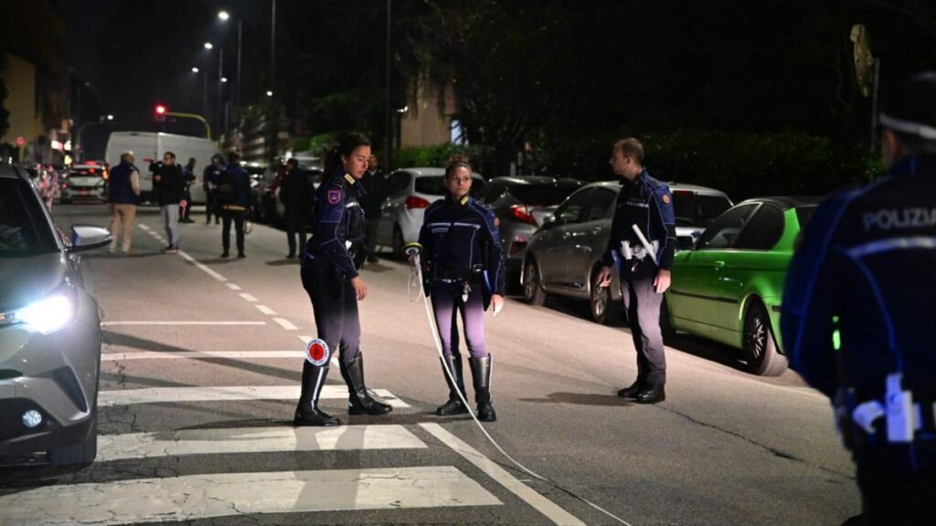 Undicenne investito da furgone a Milano: condizioni gravissime dopo l'incidente in via Verro