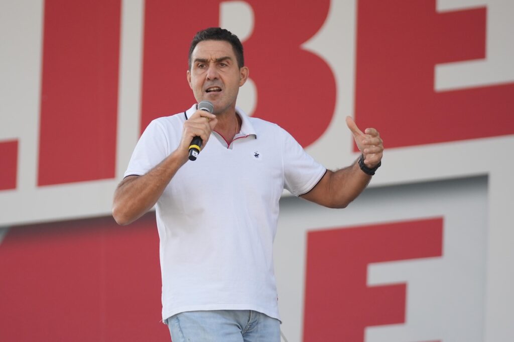 Vannacci e la nuova visione del fascismo: opposizioni chiedono intervento della Lega