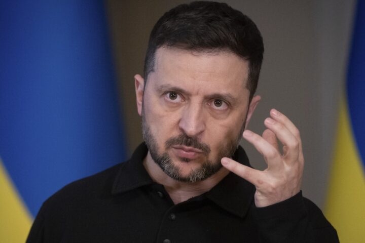 Zelensky richiede le dimissioni di due ministri coinvolti in inchiesta per corruzione