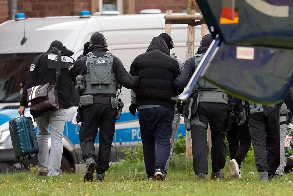 Allarme sicurezza in Germania: fedeli a Kadyrov con legami mafiosi accedono a infrastrutture critiche