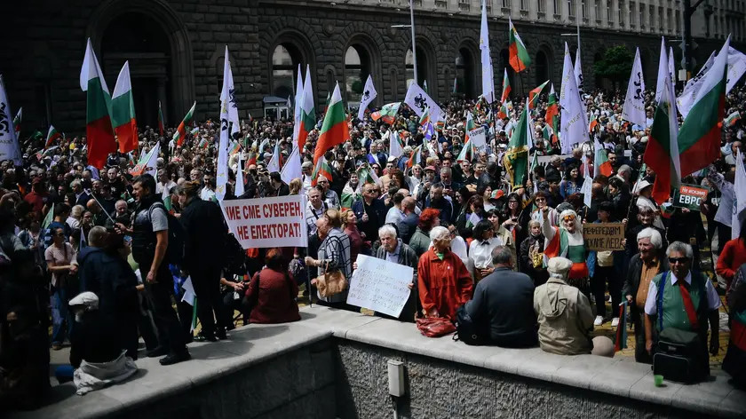 Sofia verso l’euro tra tensioni politiche e pressioni esterne