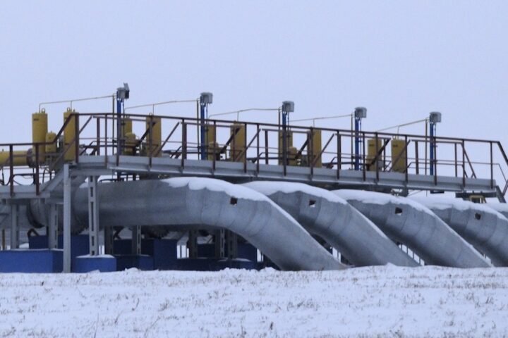 Accordo per fermare le importazioni di gas russo in Europa entro il 2027