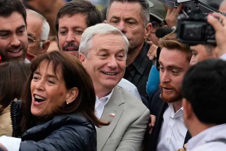 Antonio Kast vince le elezioni presidenziali in Cile con il 58% dei voti