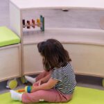 Arrestato un 35enne per aver baciato una bambina di tre anni davanti all'asilo a Cardano al Campo