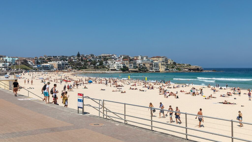 Attentato a Bondi Beach: sedici vittime, militanti dell'ISIS aprono il fuoco durante la celebrazione della Chanukkah