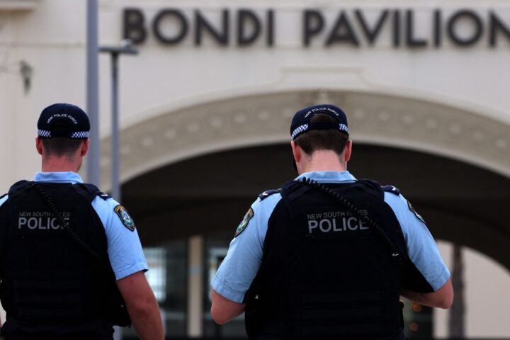 Attentato antisemita a Bondi Beach: legami con l'Isis e possibile addestramento nelle Filippine