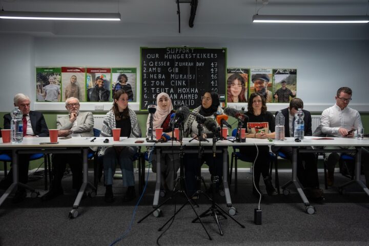 Attivisti pro Palestina in sciopero della fame: il governo britannico sotto accusa