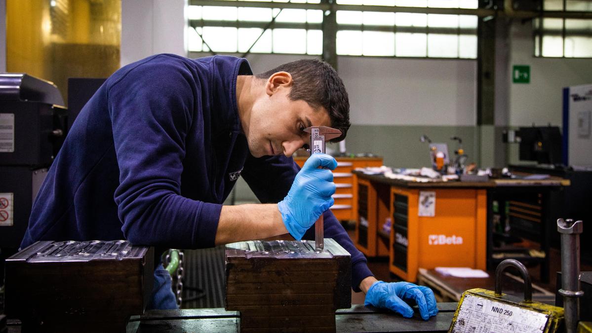 Bassi salari in Italia: un problema di lunga data aggravato dalla crisi attuale