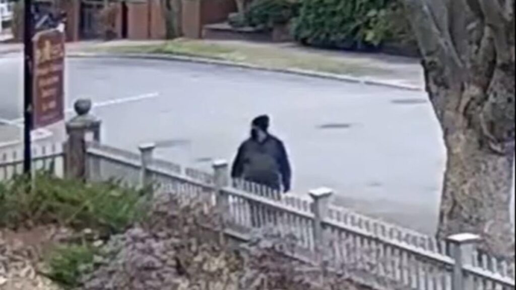 Brown University, dopo cinque giorni il killer è ancora ricercato, l'FBI offre ricompensa