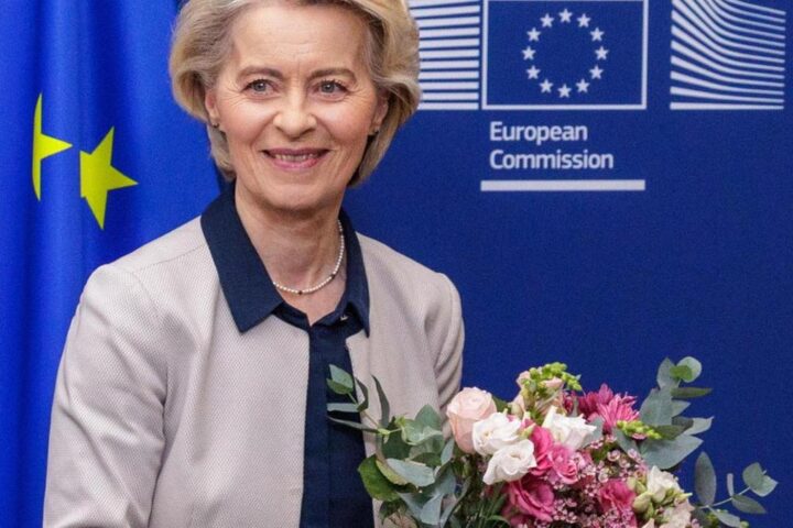 Bruxelles: la Commissione Ue rivede la norma sui motori termici, stop al 100% di emissioni CO2 dal 2035