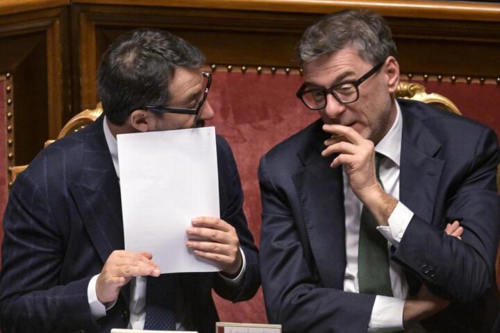 Camera dei deputati esamina la manovra economica con tagli e maggiori spese per 22,3 miliardi