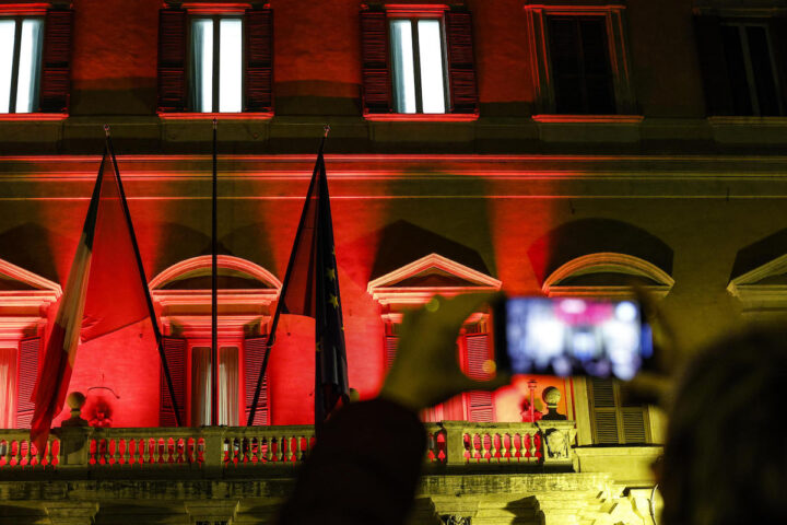 Camerale approva legge su lobbismo: giornalisti a rischio di conflitto di interessi