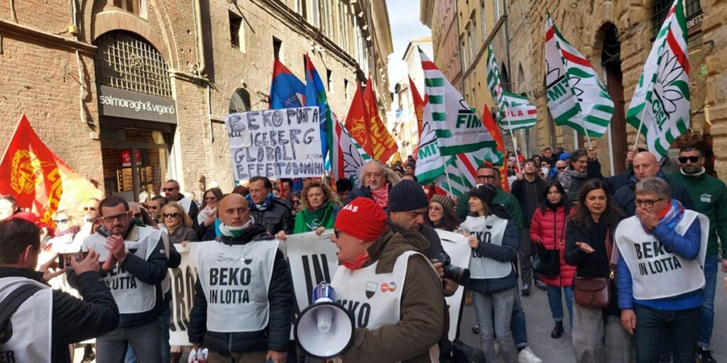 Chiusura dello stabilimento Beko a Siena dopo 58 anni, prevista riconversione per riassorbire i lavoratori