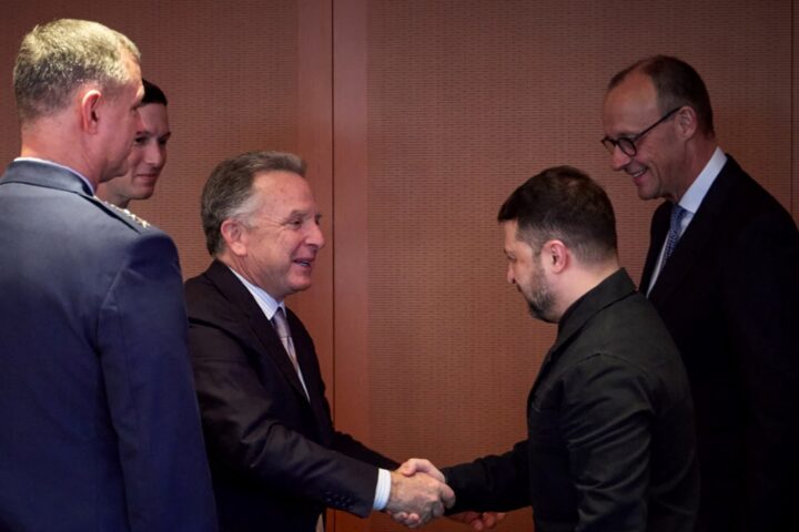 Colloqui a Berlino tra Zelensky e Witkoff: progressi sul piano per la pace