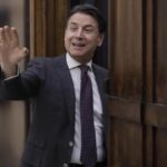 Conte torna a rivestire il ruolo di 'Giuseppi' tra critica alla strategia europea nella guerra in Ucraina