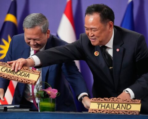 Crisi di governo in Thailandia: Anutin Charnvirakul si dimette e annuncia nuove elezioni