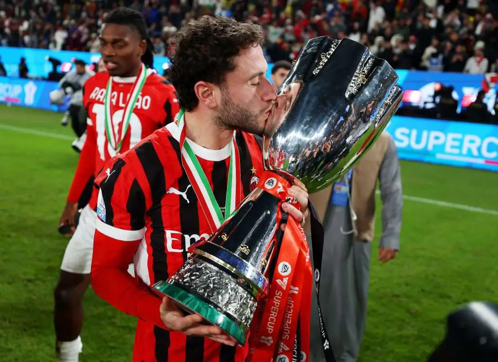 Davide Calabria parla della sua partenza dal Milan: "Non indossare più la maglia della mia squadra del cuore è stato un duro colpo"