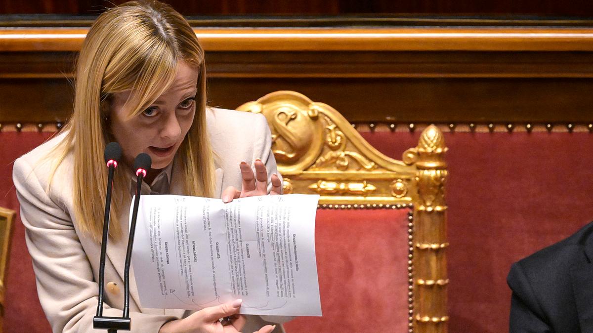 Dietrofront del governo sulle pensioni, conflitto interno su età di uscita e riscatto della laurea