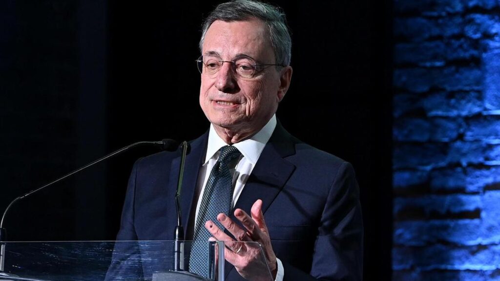 Draghi avverte l'Ue: "Senza intelligenza artificiale l'Europa rischia stagnazione"