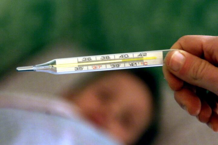 Epidemia influenzale in aumento, Bassetti: “Variante K e H1N1 creano una miscela esplosiva”