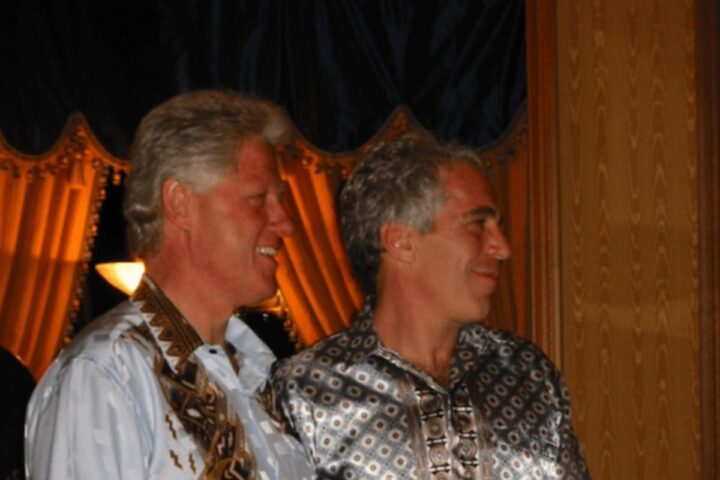 Epstein Files: le foto pubblicate dal Dipartimento di giustizia Usa rivelano Clinton, Spacey e Branson