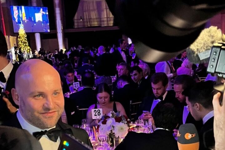 Festa dei giovani repubblicani a New York: l'AfD celebra la strategia di Trump come un trionfo