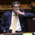 Giorgetti: "Decisione autonoma dei manager di Mps sul 15% di Mediobanca"