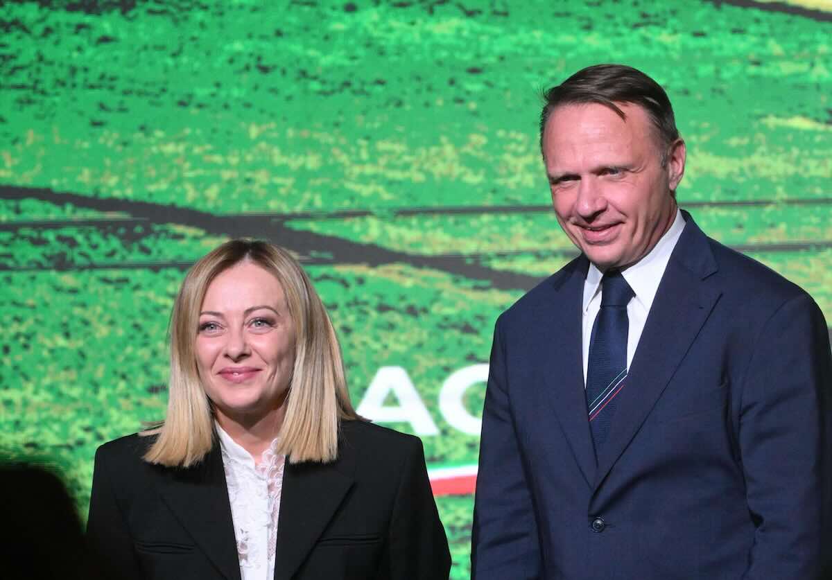 Giorgia Meloni sorprende i ministri con regali «made in Italy» prima di Natale
