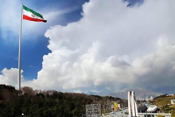 Gli Stati Uniti bloccano una nave cinese diretta in Iran per possibili traffici di armi